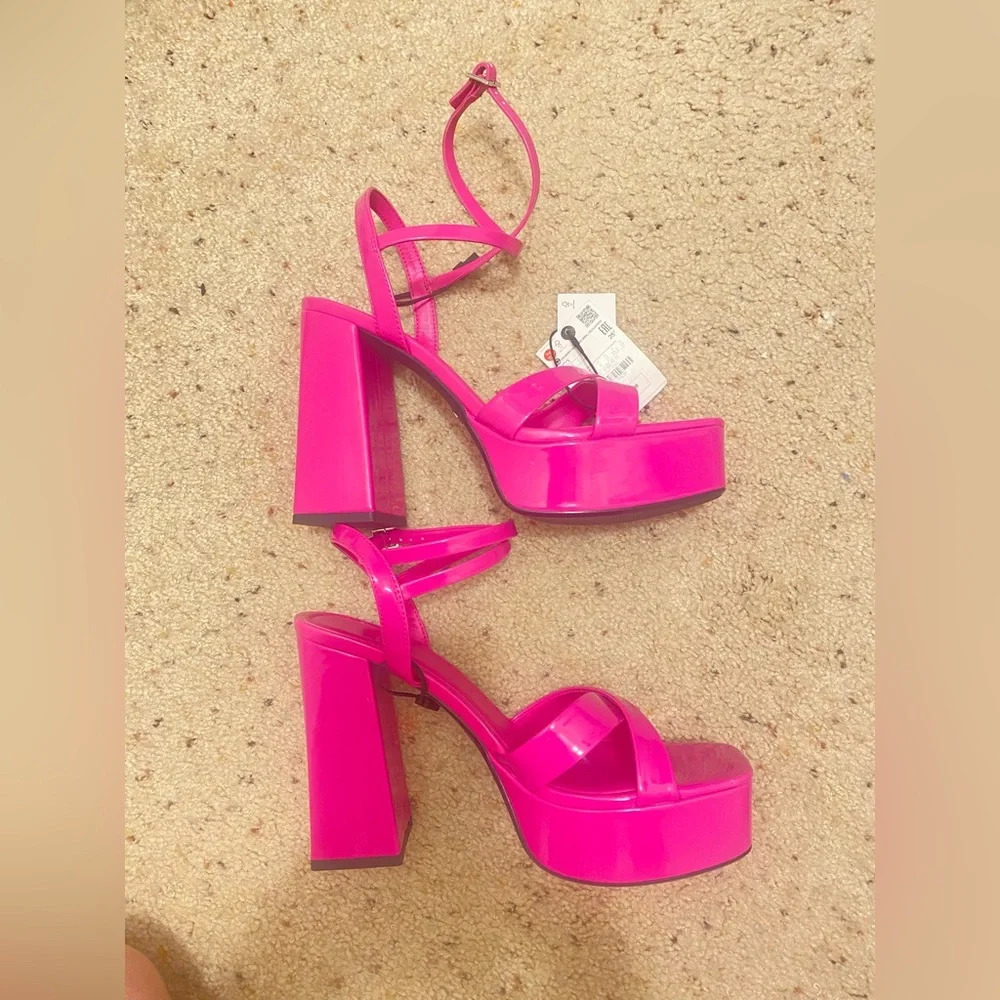 ZARA NEON PINK STRAPPY CHUNKY PLATFORM
HEELED SANDALS SIZE 8 NWT - Picture 11 of 16